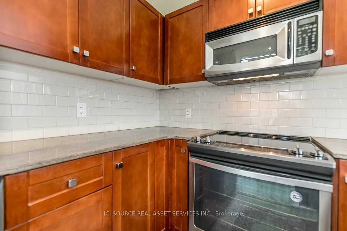 3504, Hurontario, Fairview, Mississauga