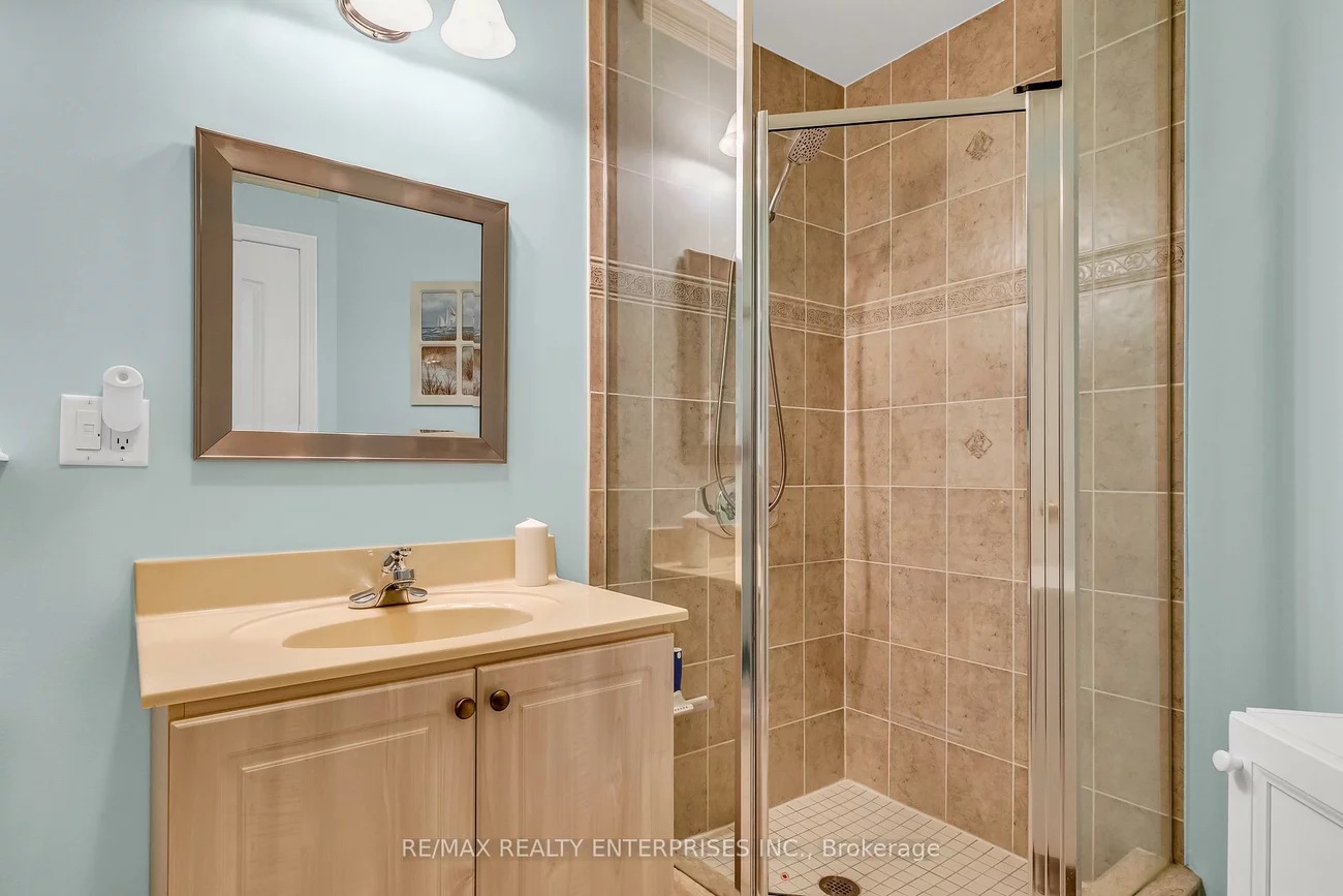 483, Faith, Hurontario, Mississauga