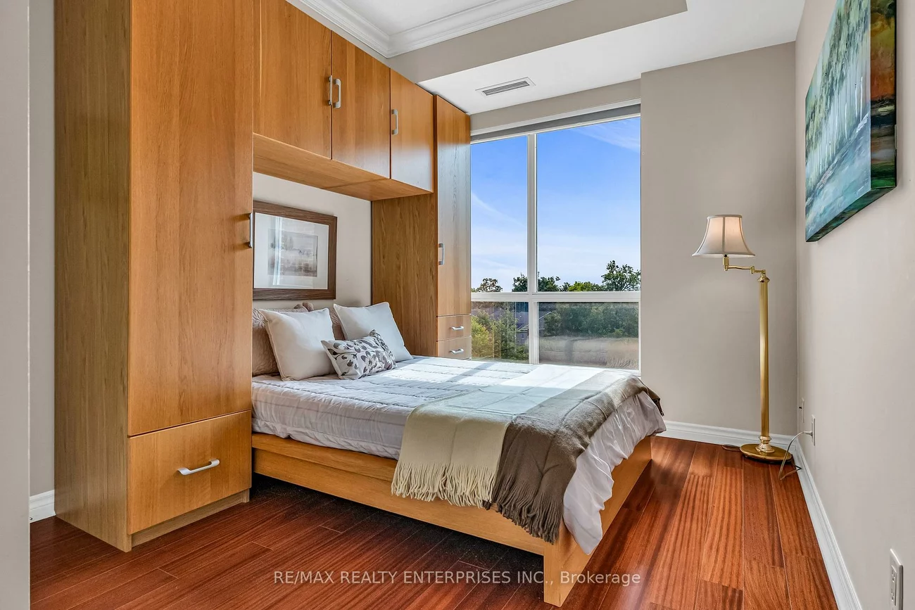 483, Faith, Hurontario, Mississauga