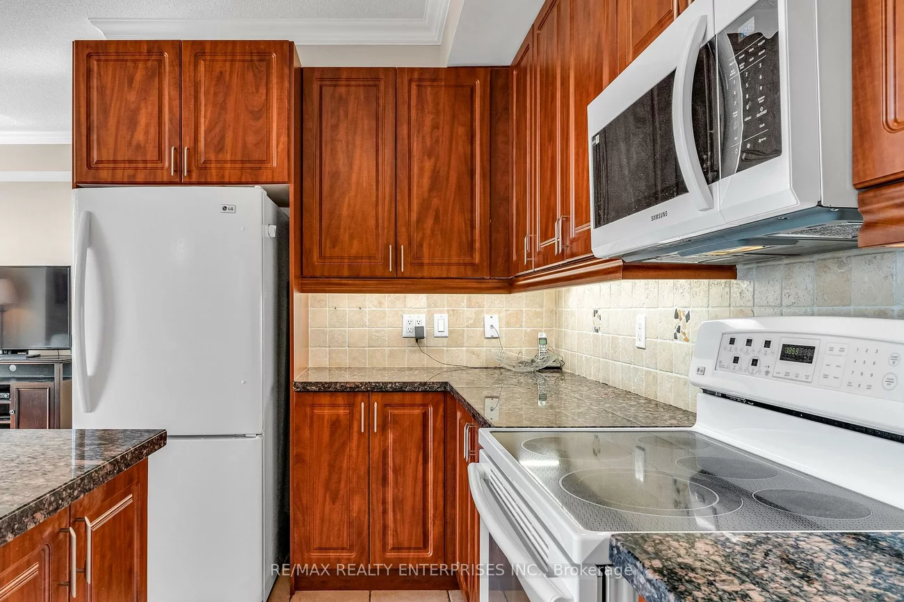 483, Faith, Hurontario, Mississauga