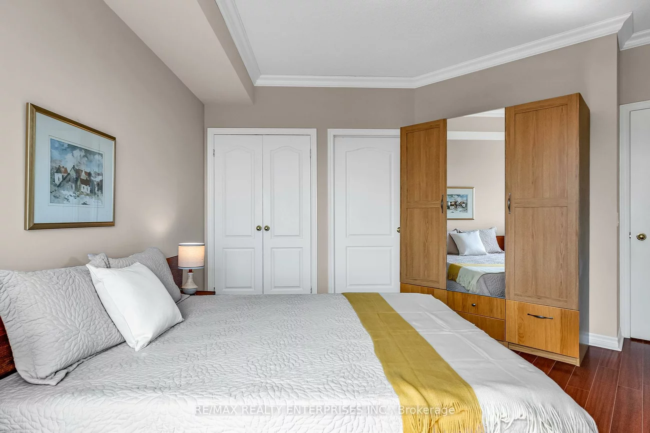 483, Faith, Hurontario, Mississauga