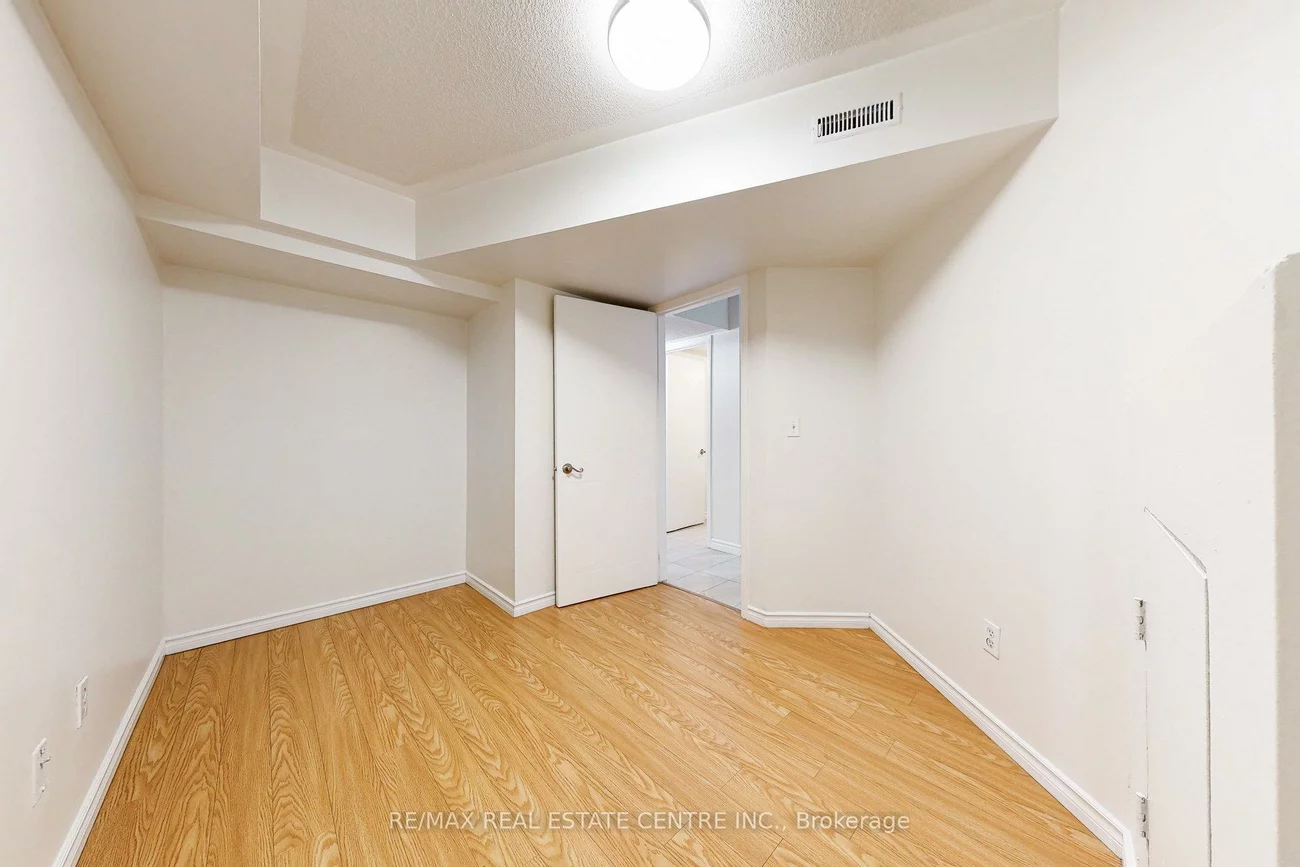 85, Bristol, Hurontario, Mississauga