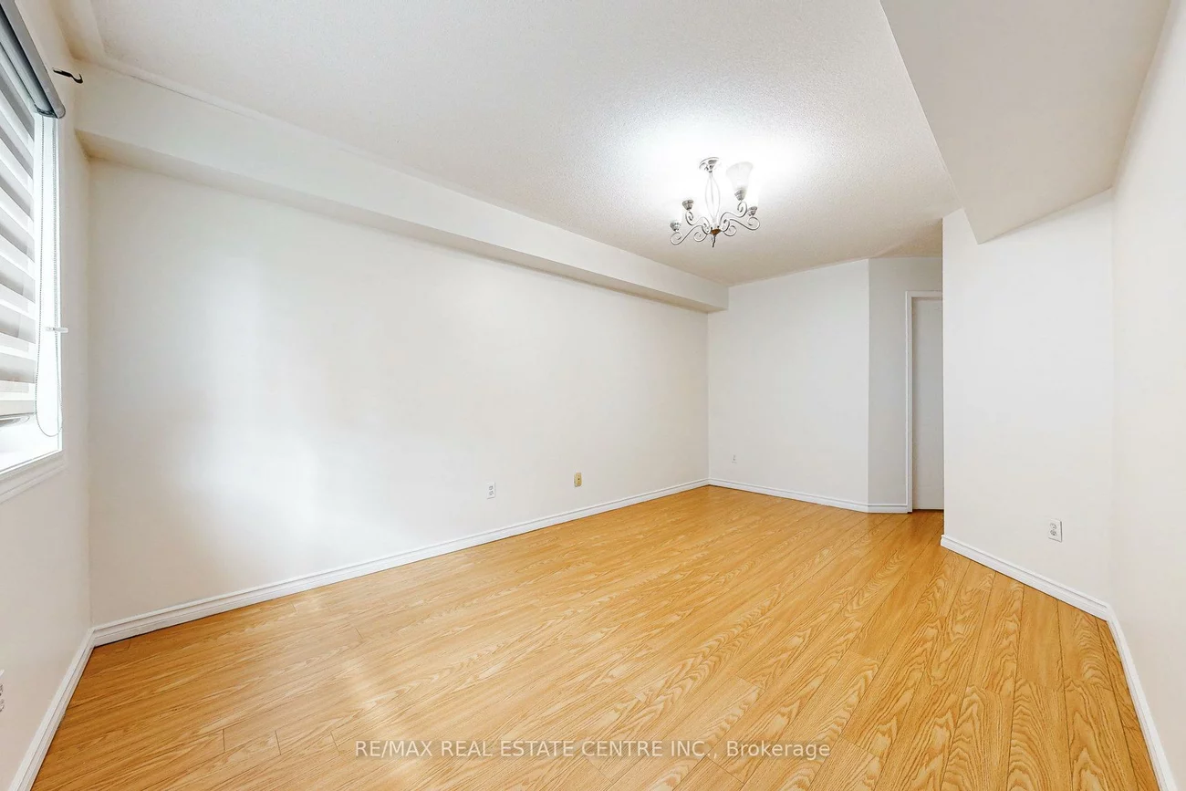 85, Bristol, Hurontario, Mississauga