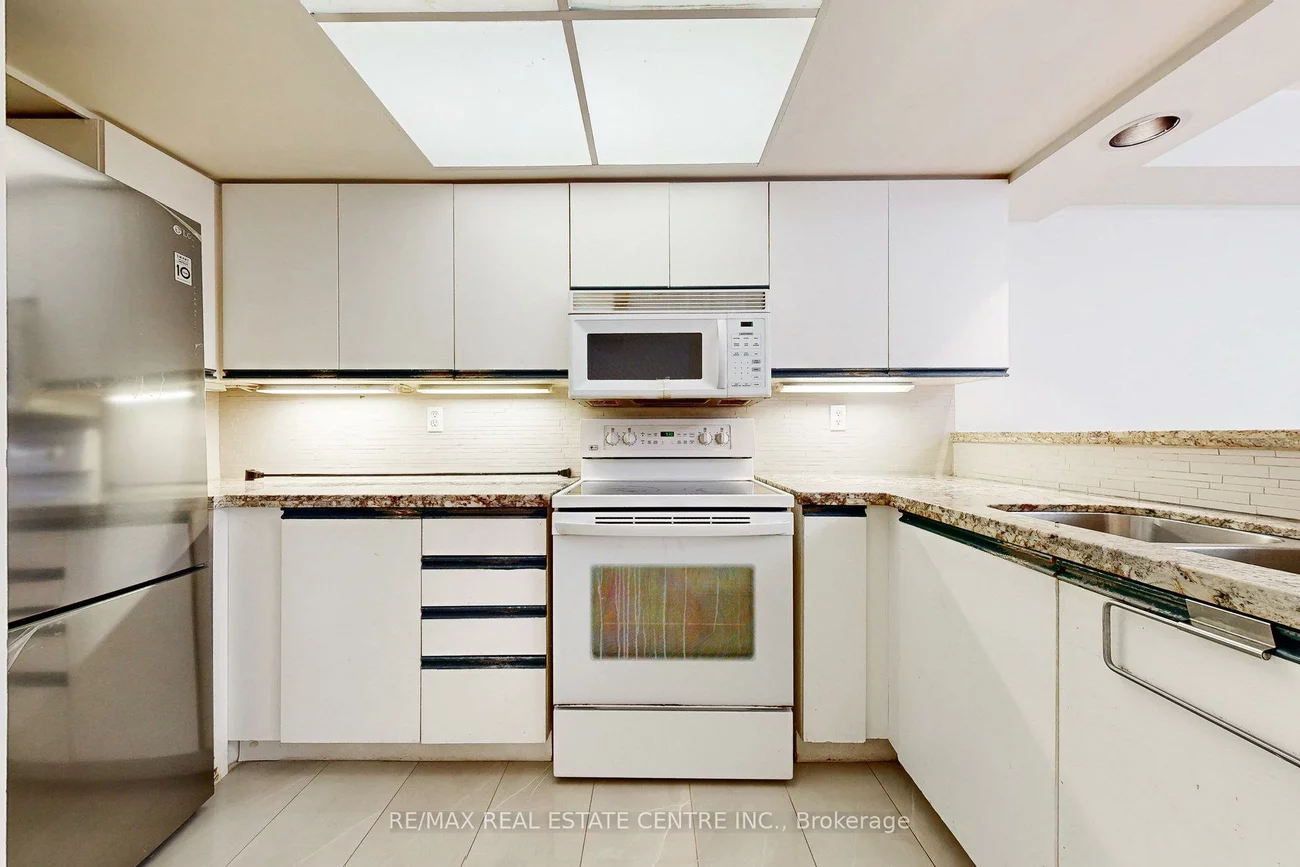 85, Bristol, Hurontario, Mississauga