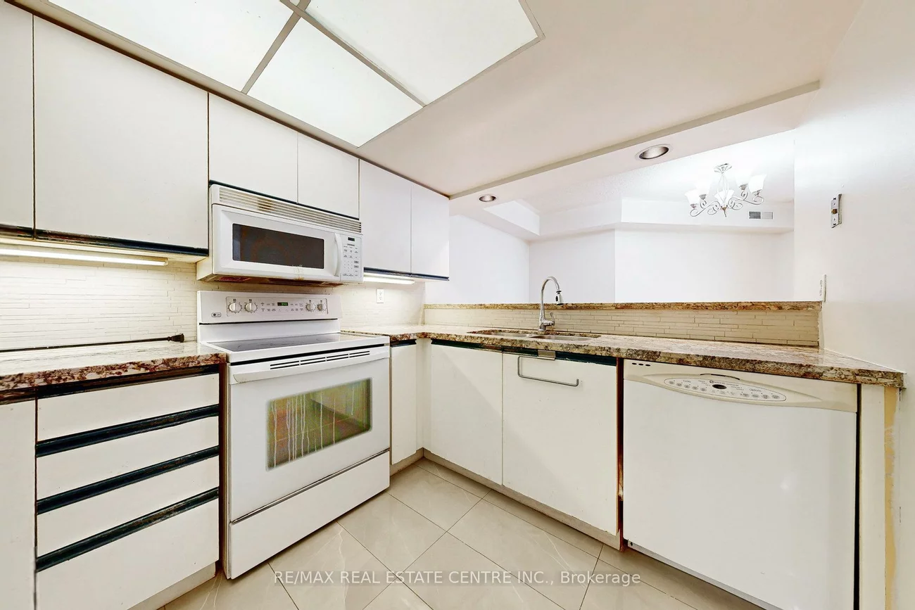85, Bristol, Hurontario, Mississauga