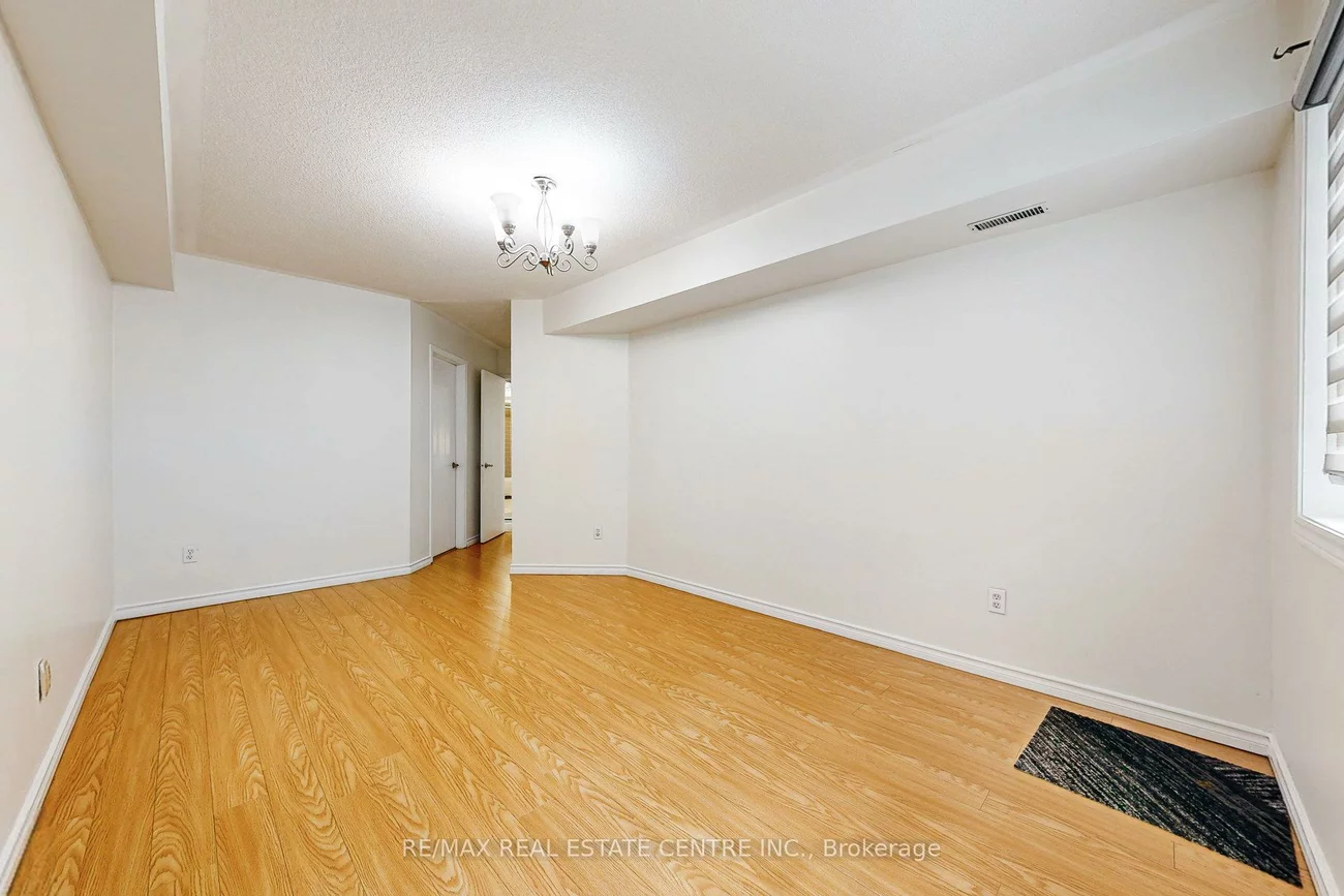 85, Bristol, Hurontario, Mississauga