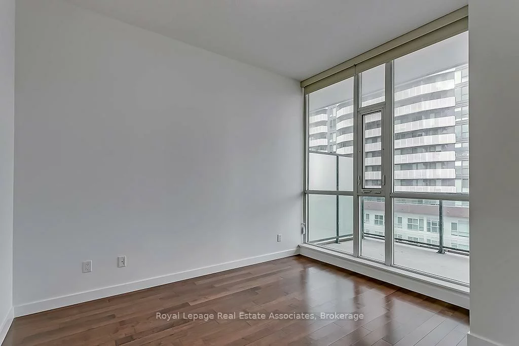 4070, Confederation, City Centre, Mississauga