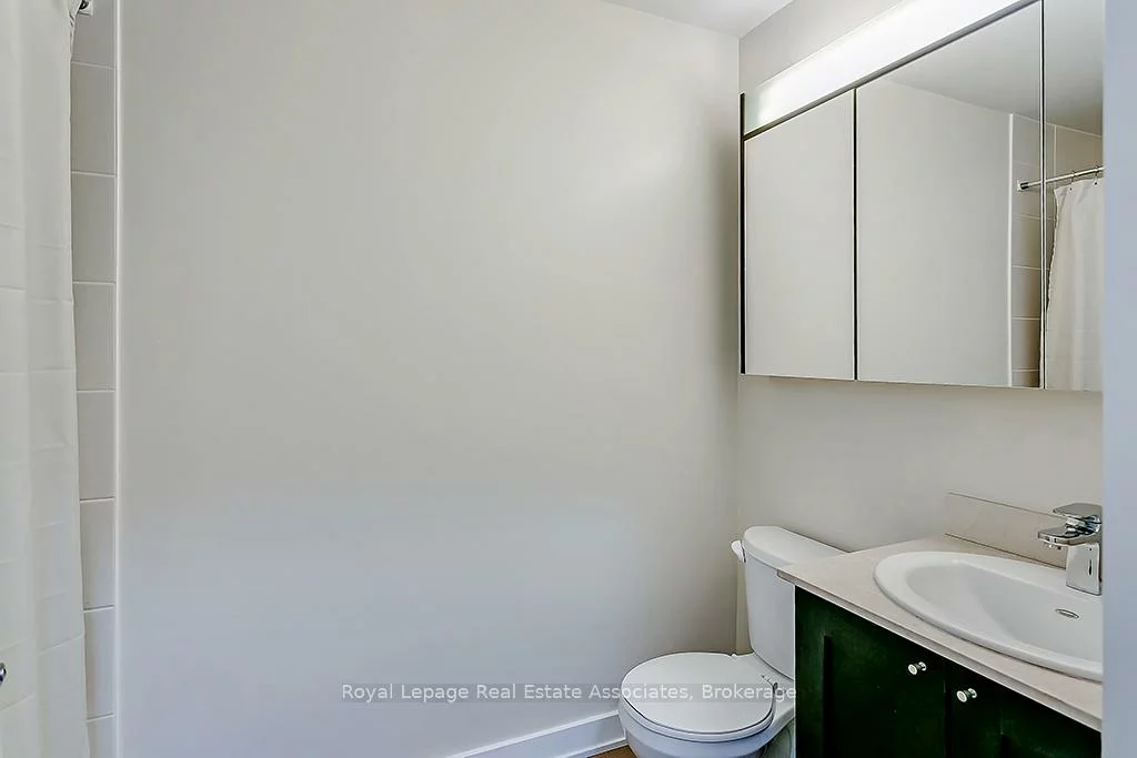 4070, Confederation, City Centre, Mississauga