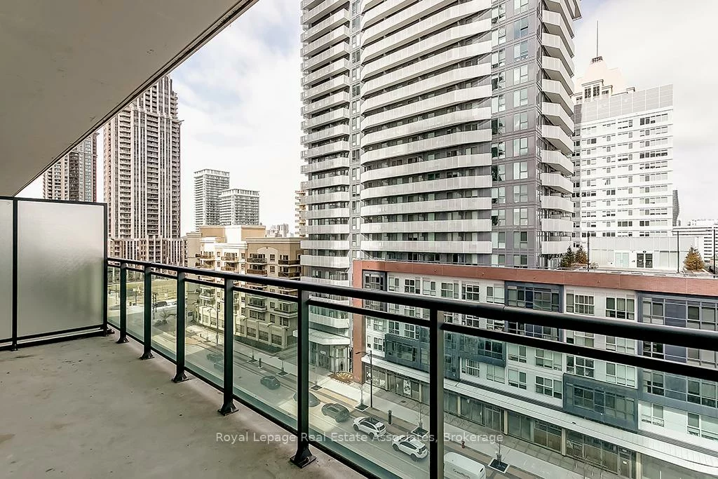 4070, Confederation, City Centre, Mississauga
