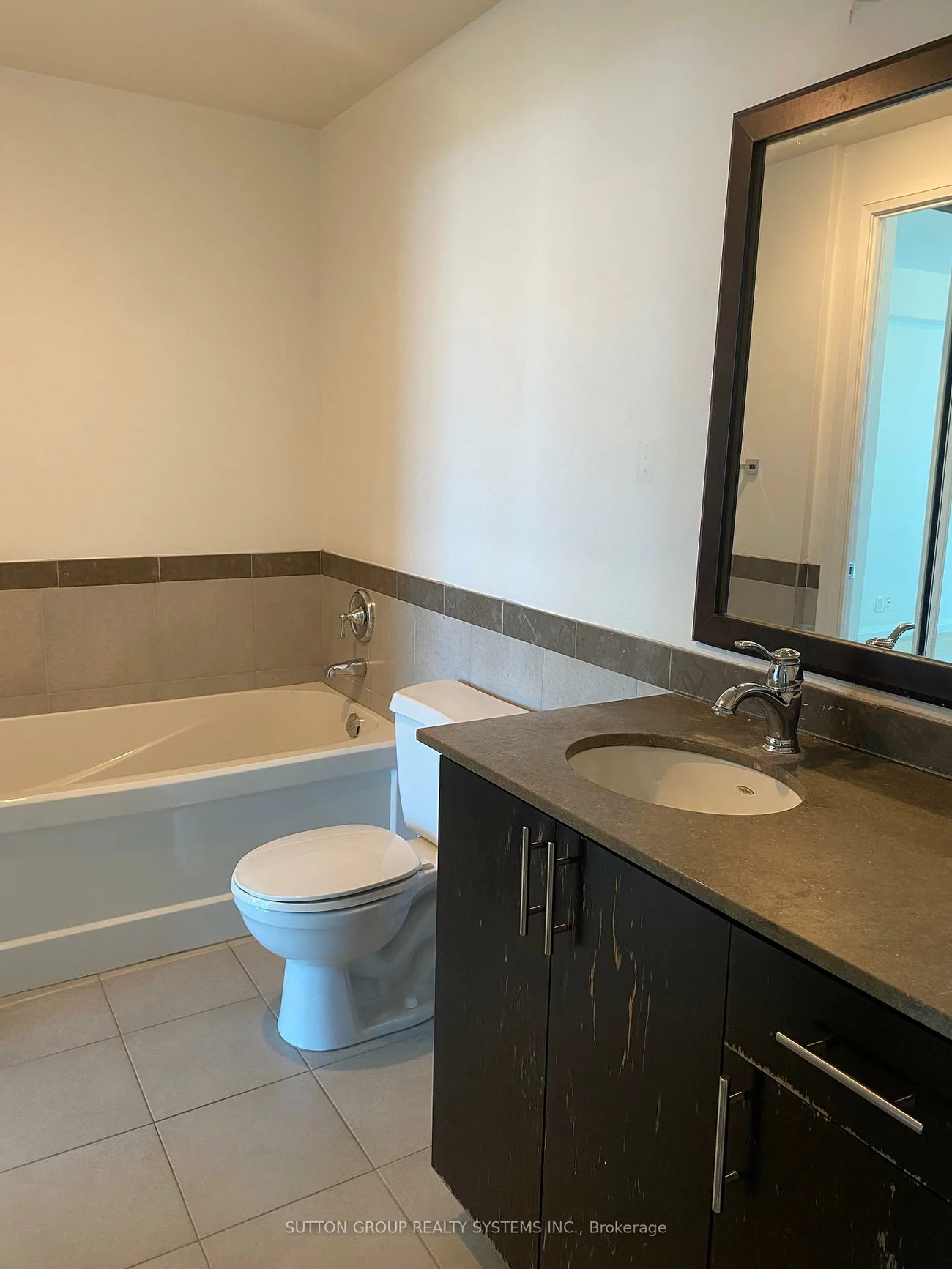 1055, Southdown, Clarkson, Mississauga