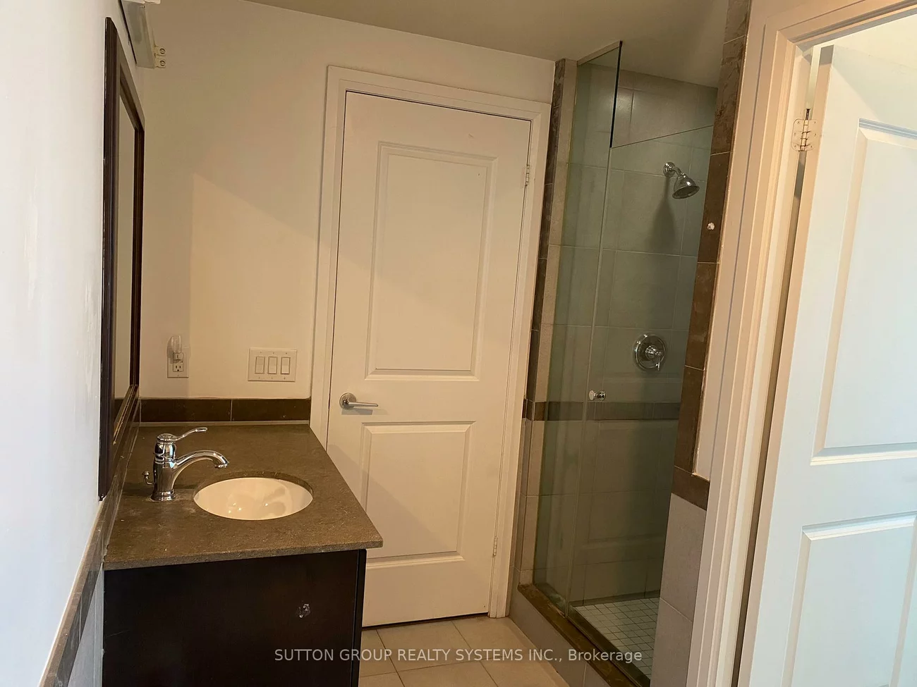 1055, Southdown, Clarkson, Mississauga