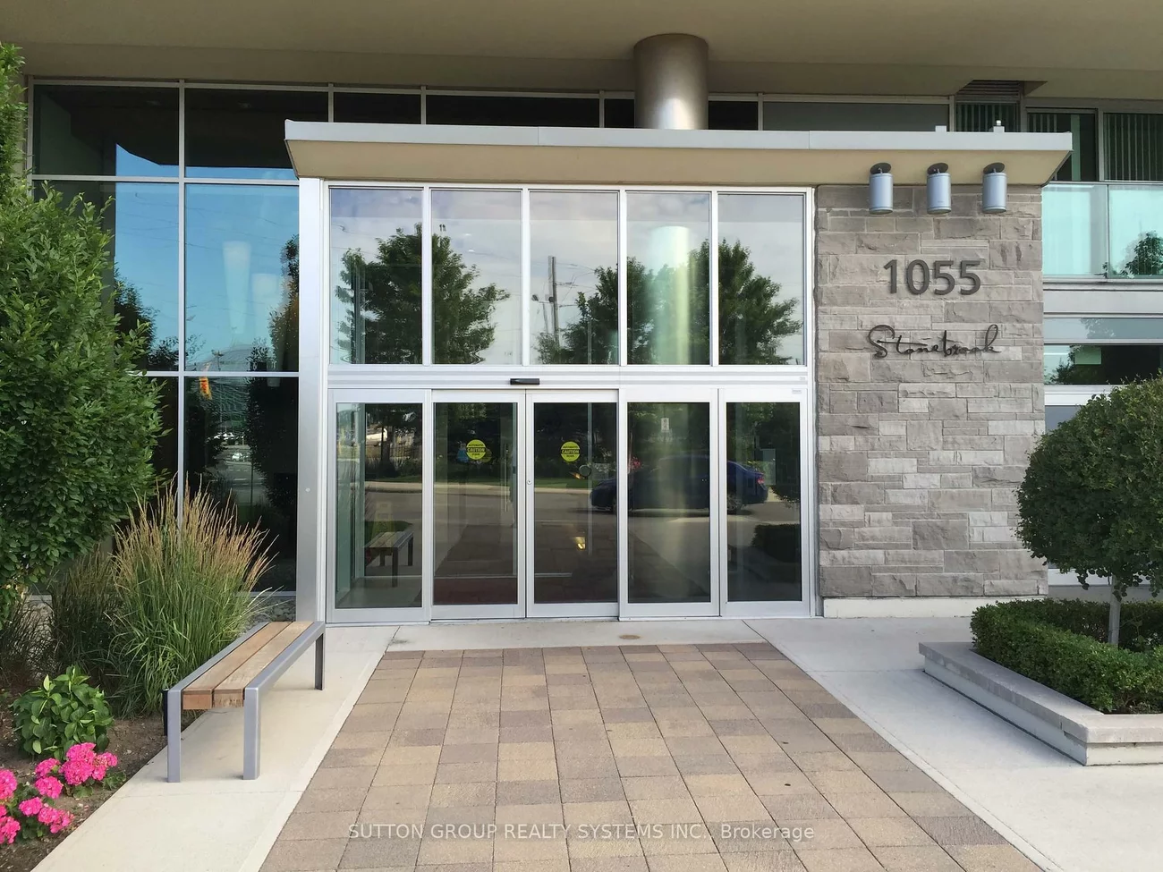 1055, Southdown, Clarkson, Mississauga