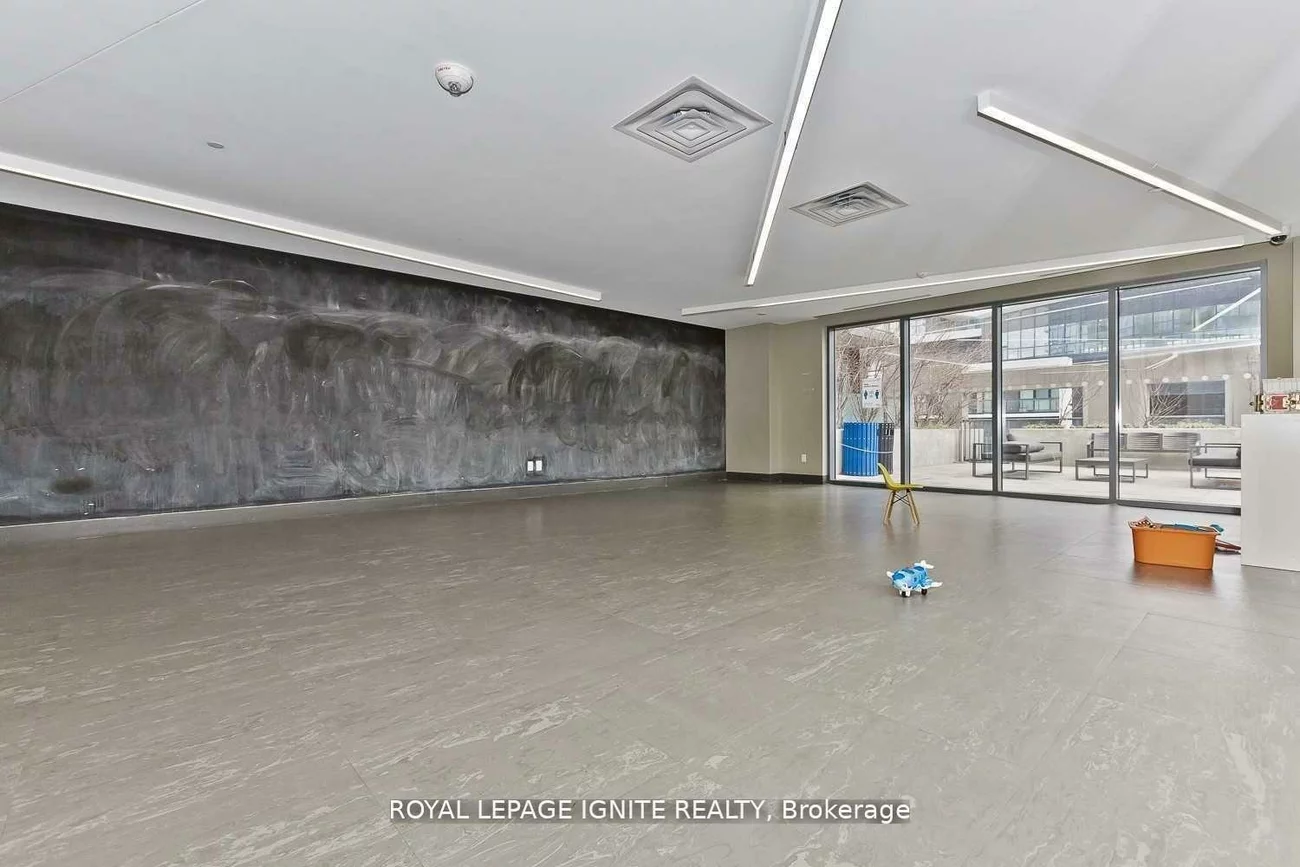 5033, Four Springs, Hurontario, Mississauga