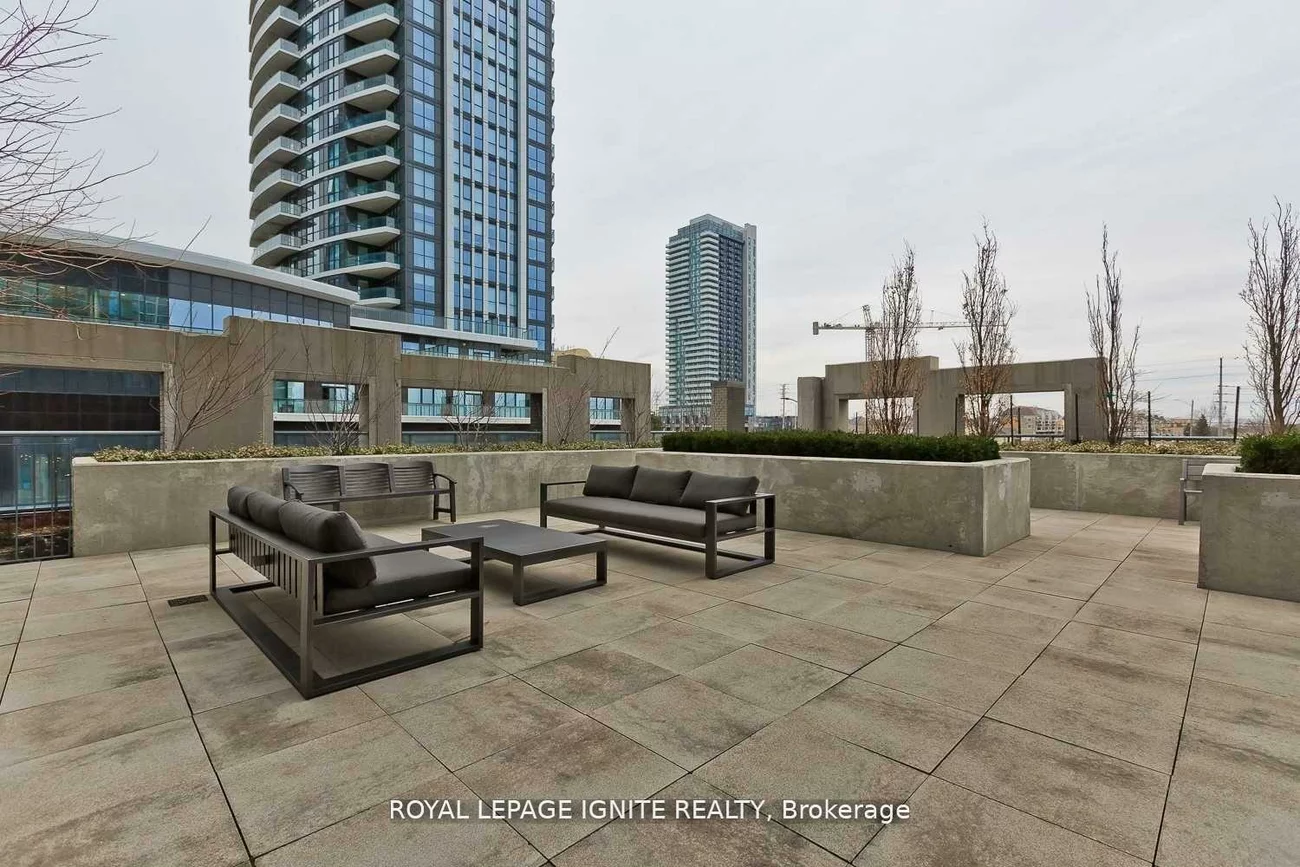 5033, Four Springs, Hurontario, Mississauga