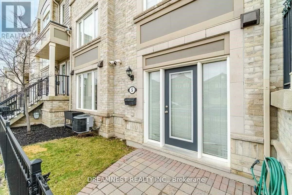 5005, Oscar Peterson, Churchill Meadows, Mississauga
