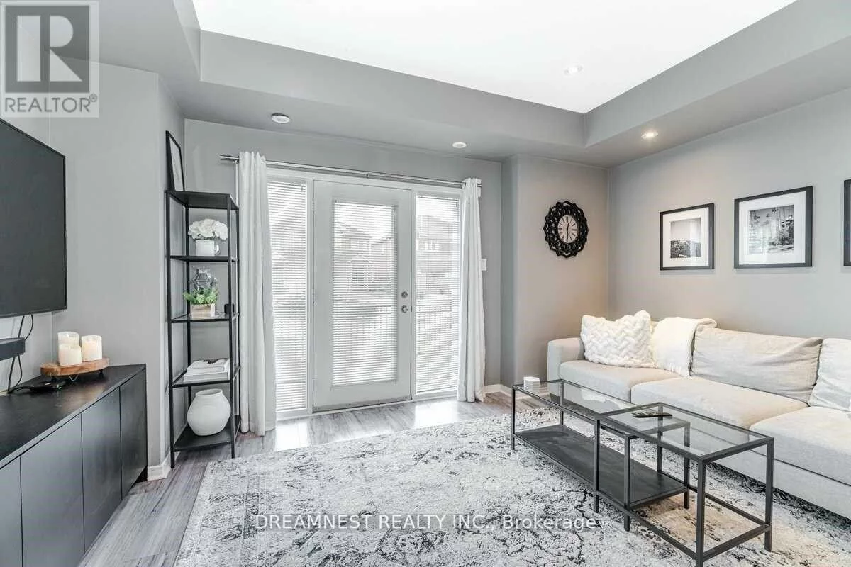 5005, Oscar Peterson, Churchill Meadows, Mississauga