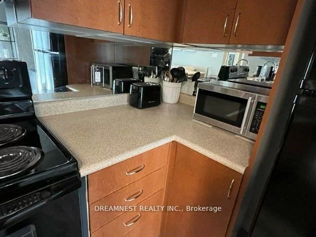 5005, Oscar Peterson, Churchill Meadows, Mississauga
