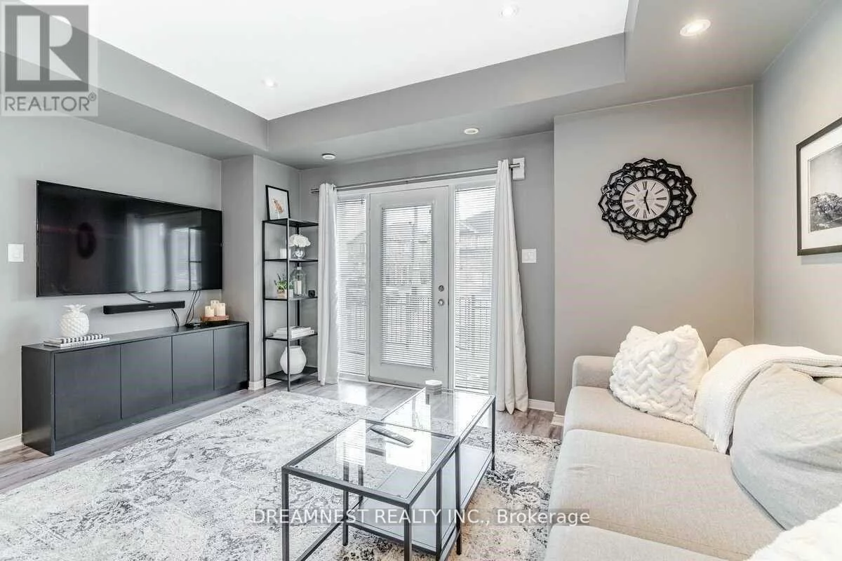 5005, Oscar Peterson, Churchill Meadows, Mississauga