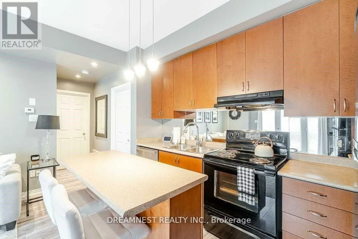5005, Oscar Peterson, Churchill Meadows, Mississauga