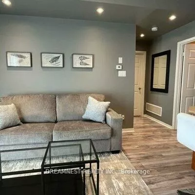 5005, Oscar Peterson, Churchill Meadows, Mississauga