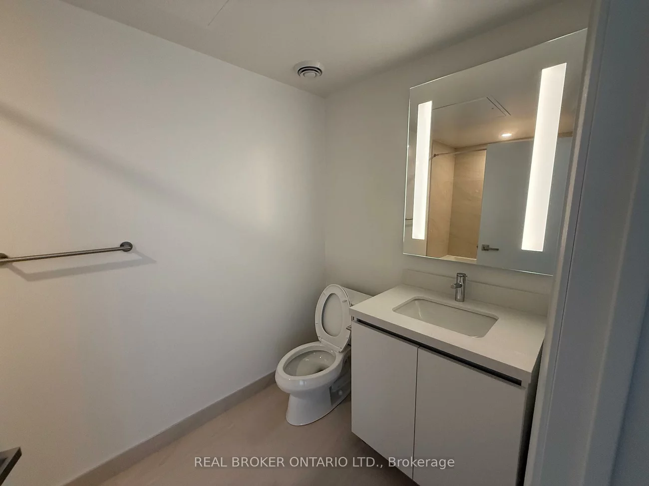 4015, The Exchange, City Centre, Mississauga