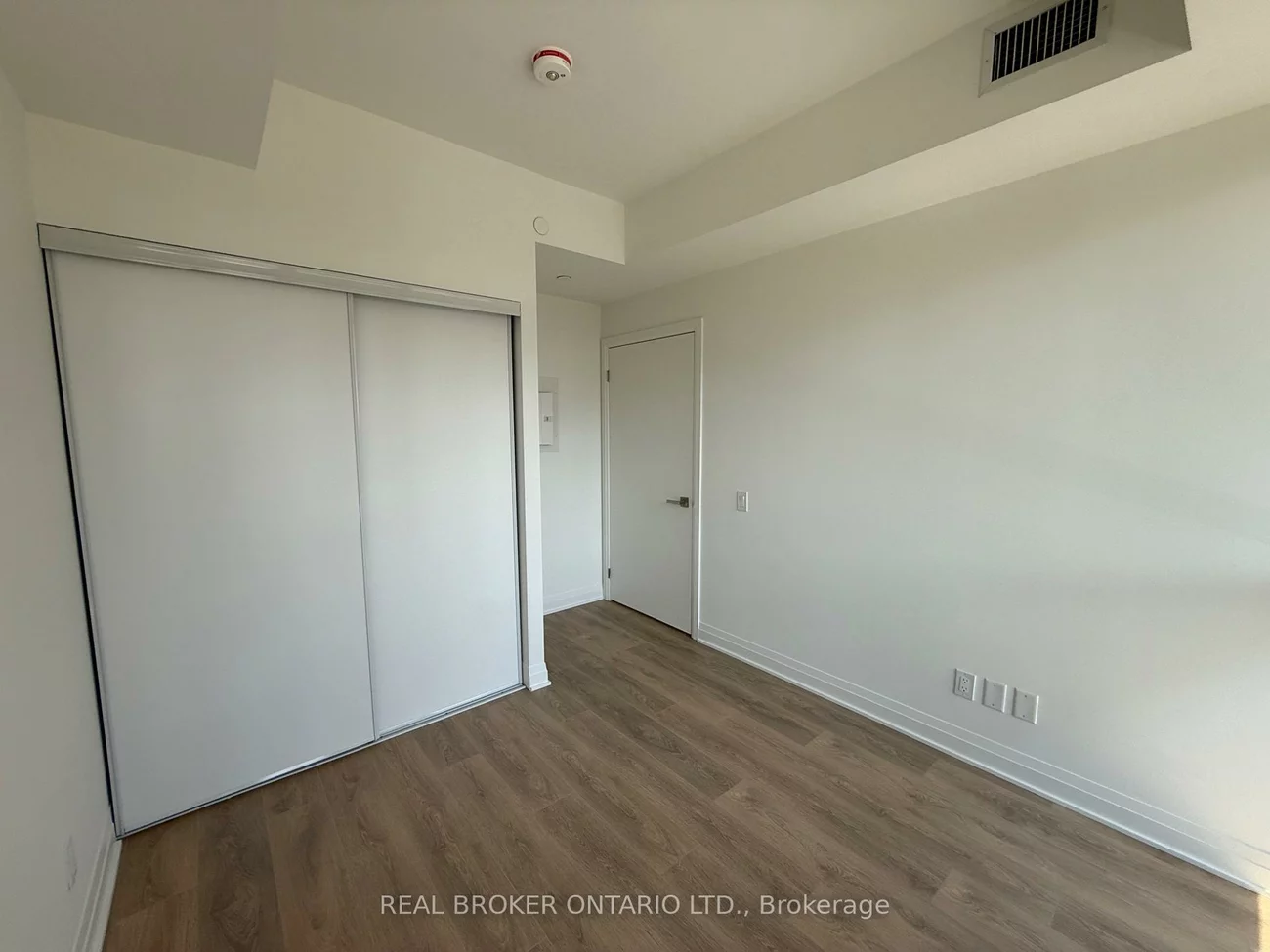 4015, The Exchange, City Centre, Mississauga