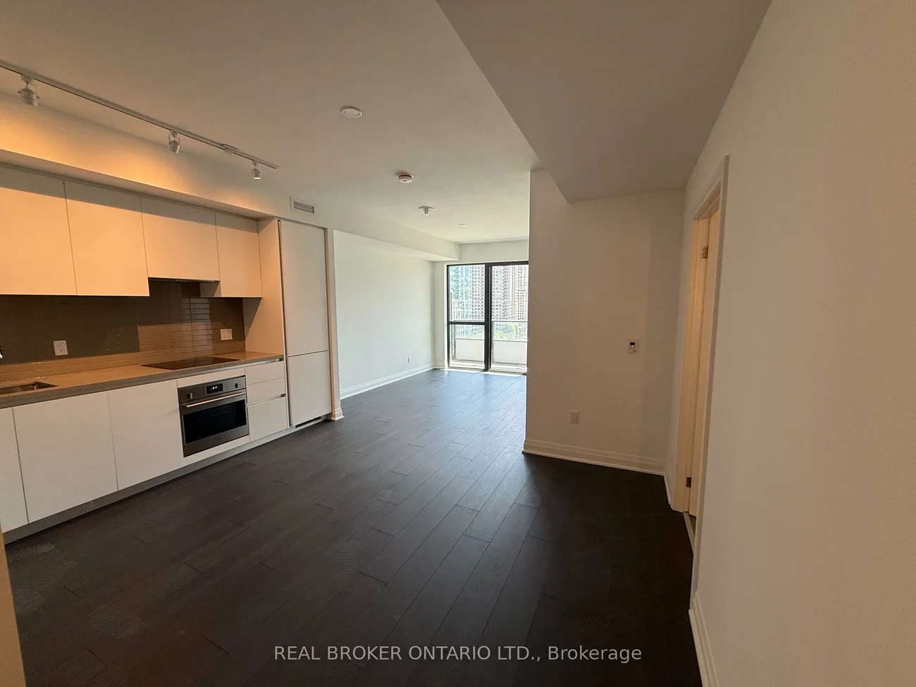 4015, The Exchange, City Centre, Mississauga