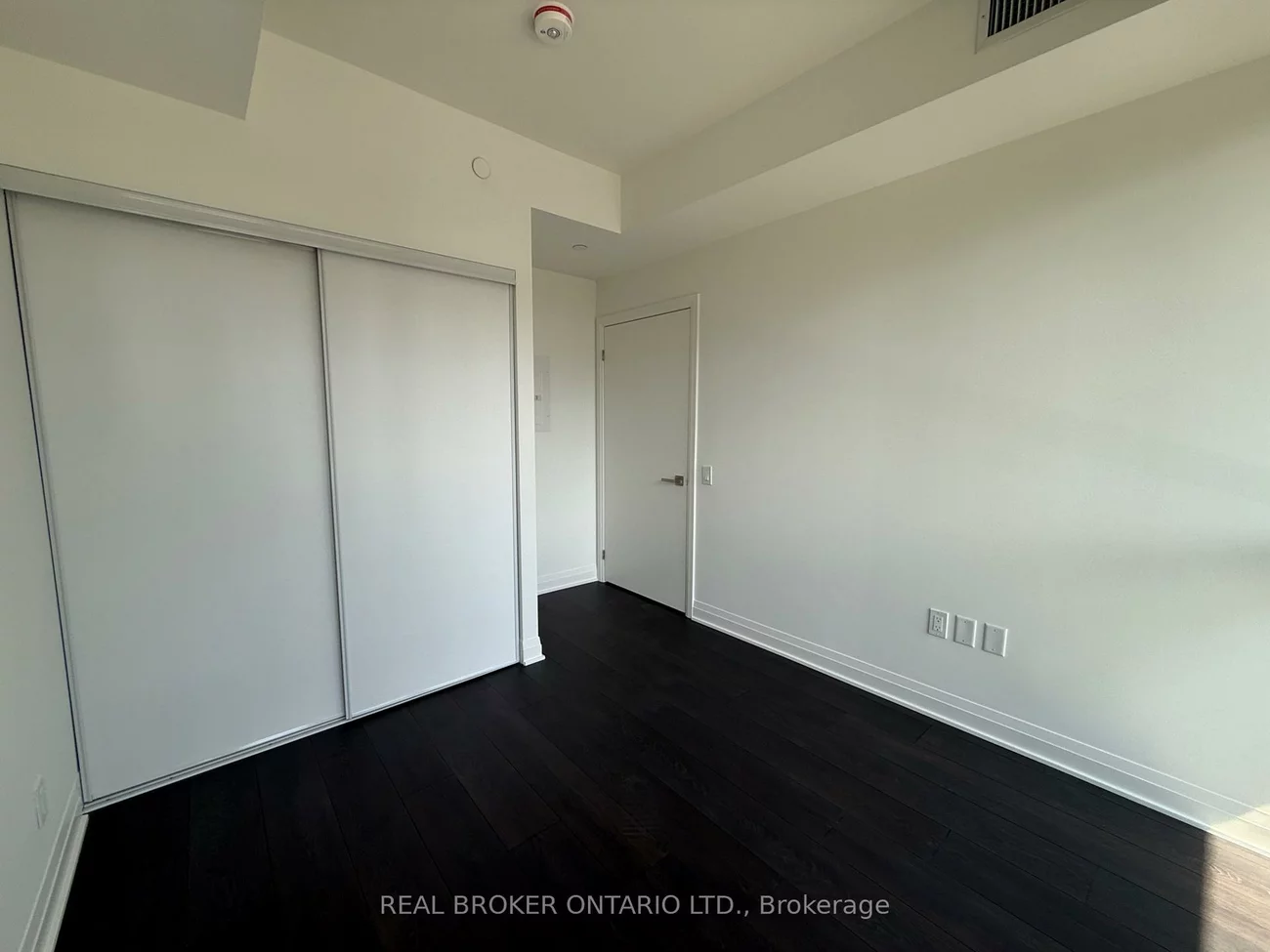 4015, The Exchange, City Centre, Mississauga