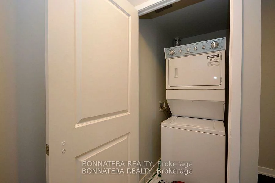 4011, Brickstone, City Centre, Mississauga
