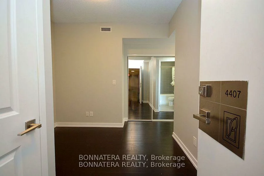 4011, Brickstone, City Centre, Mississauga