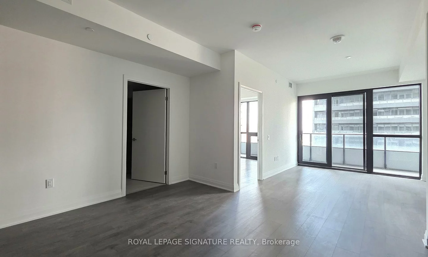 4015, The Exchange, City Centre, Mississauga