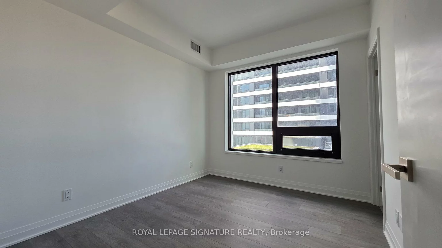 4015, The Exchange, City Centre, Mississauga