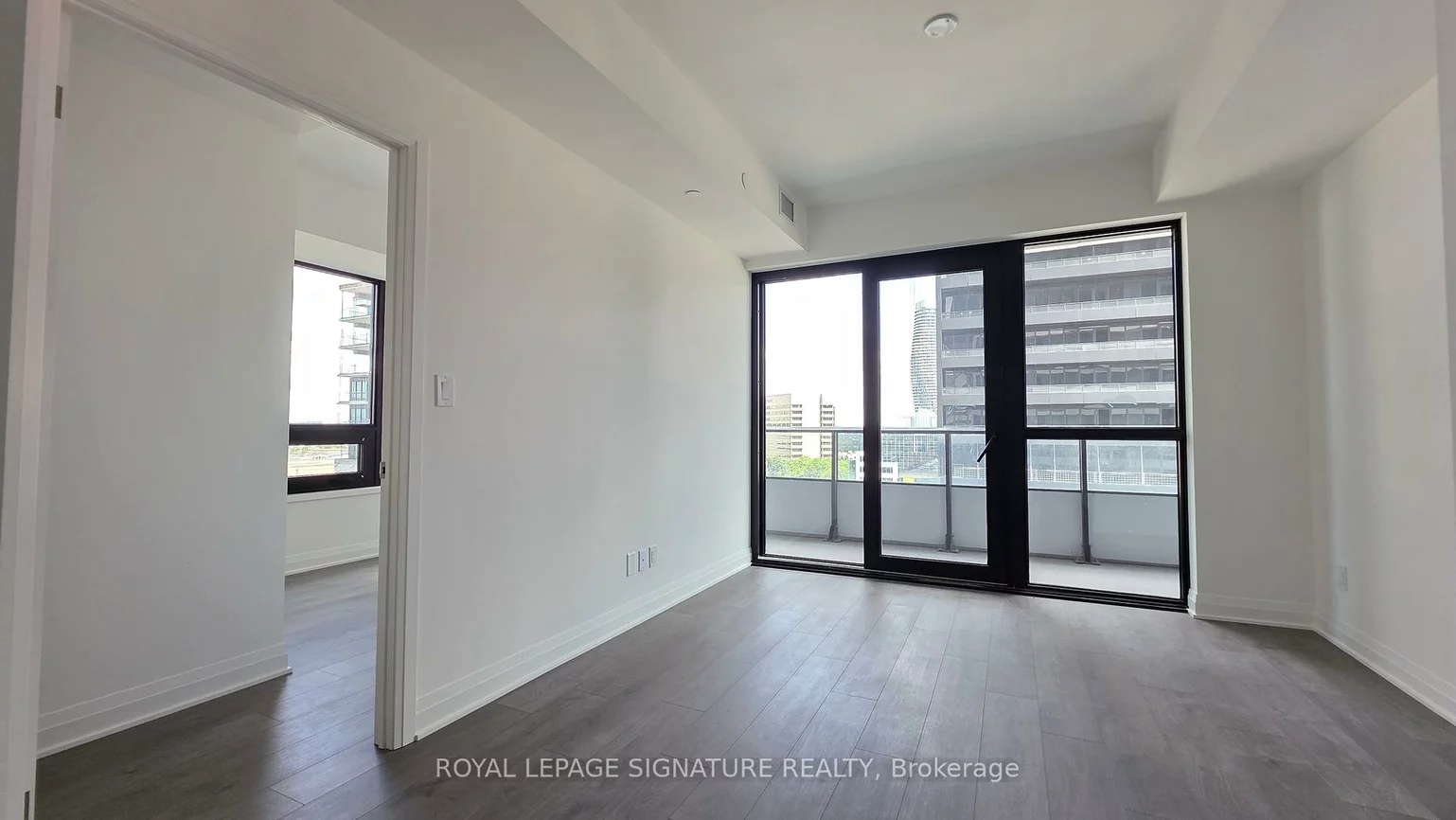 4015, The Exchange, City Centre, Mississauga