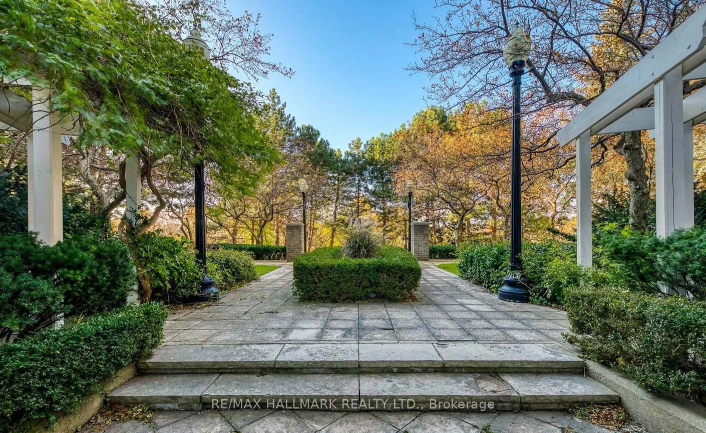 55, Kingsbridge Garden, Hurontario, Mississauga