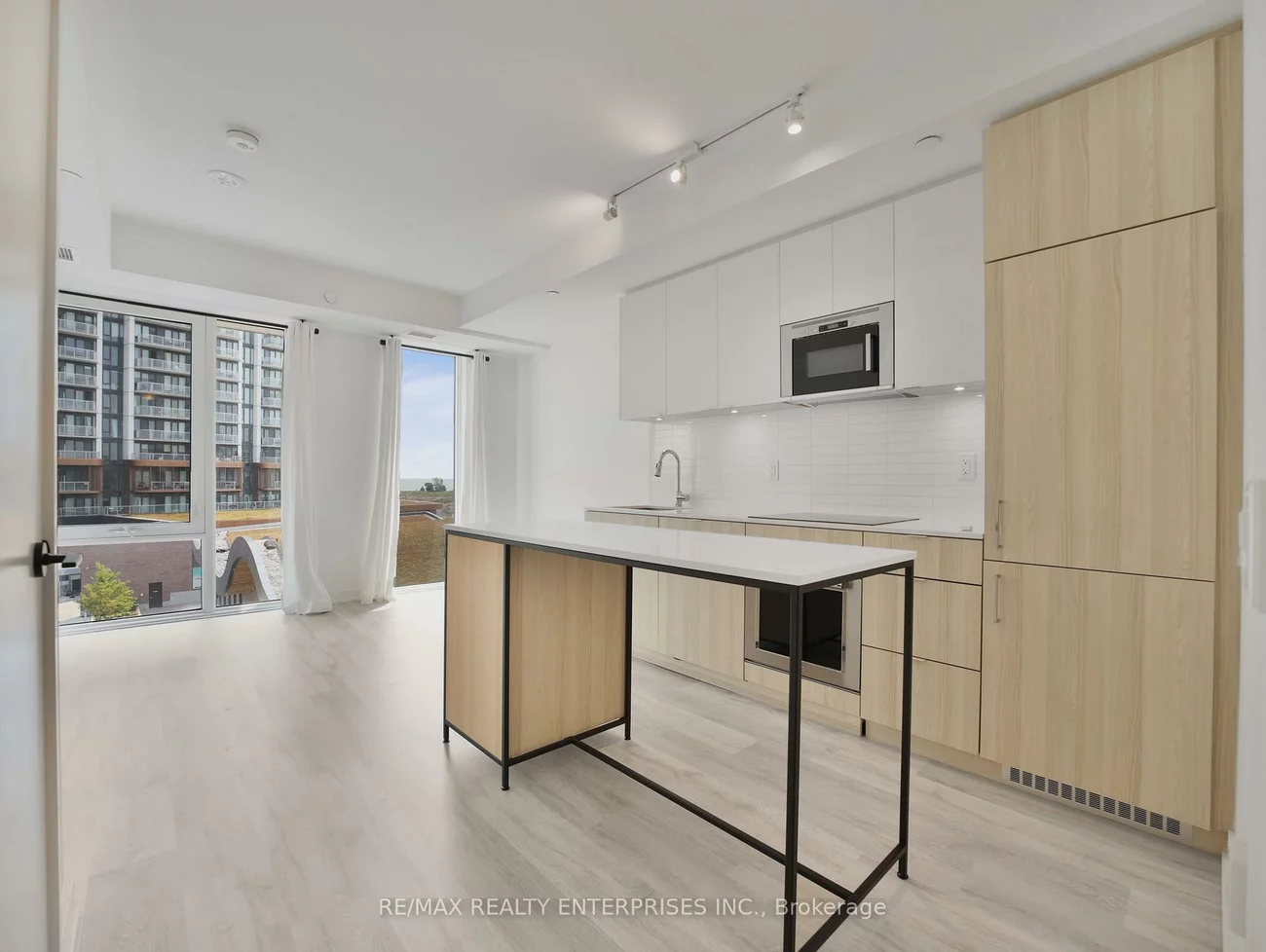 215, LAKESHORE, Port Credit, Mississauga