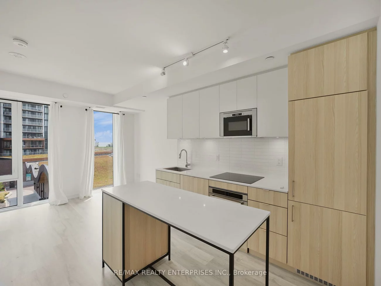 215, LAKESHORE, Port Credit, Mississauga