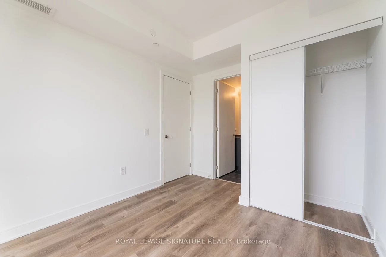 86, Dundas, Cooksville, Mississauga