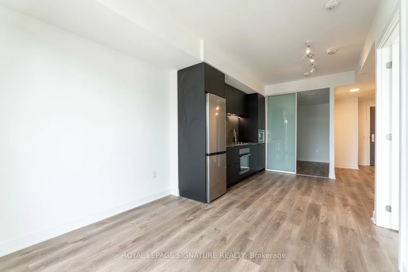 86, Dundas, Cooksville, Mississauga