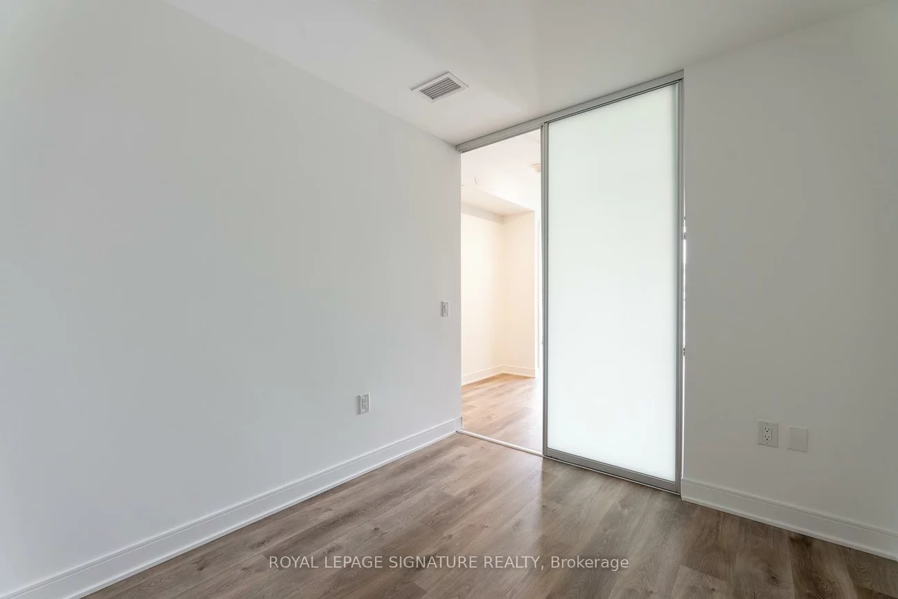 86, Dundas, Cooksville, Mississauga