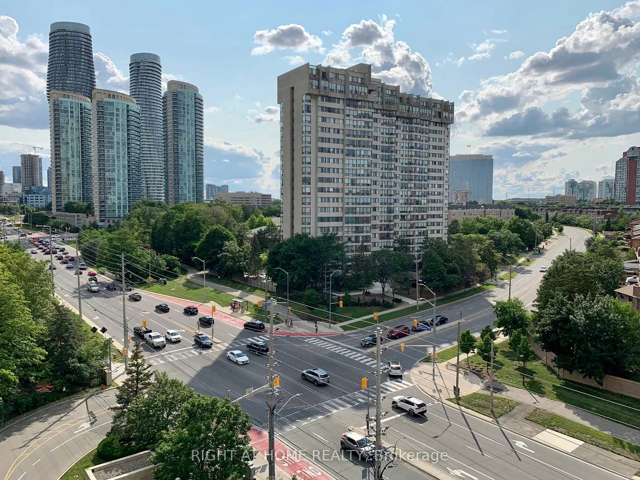 200, Burnhamthorpe, City Centre, Mississauga