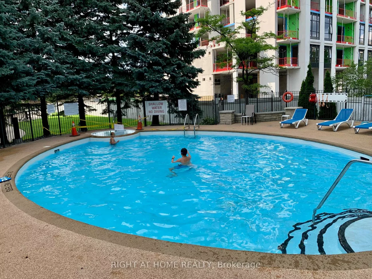 200, Burnhamthorpe, City Centre, Mississauga