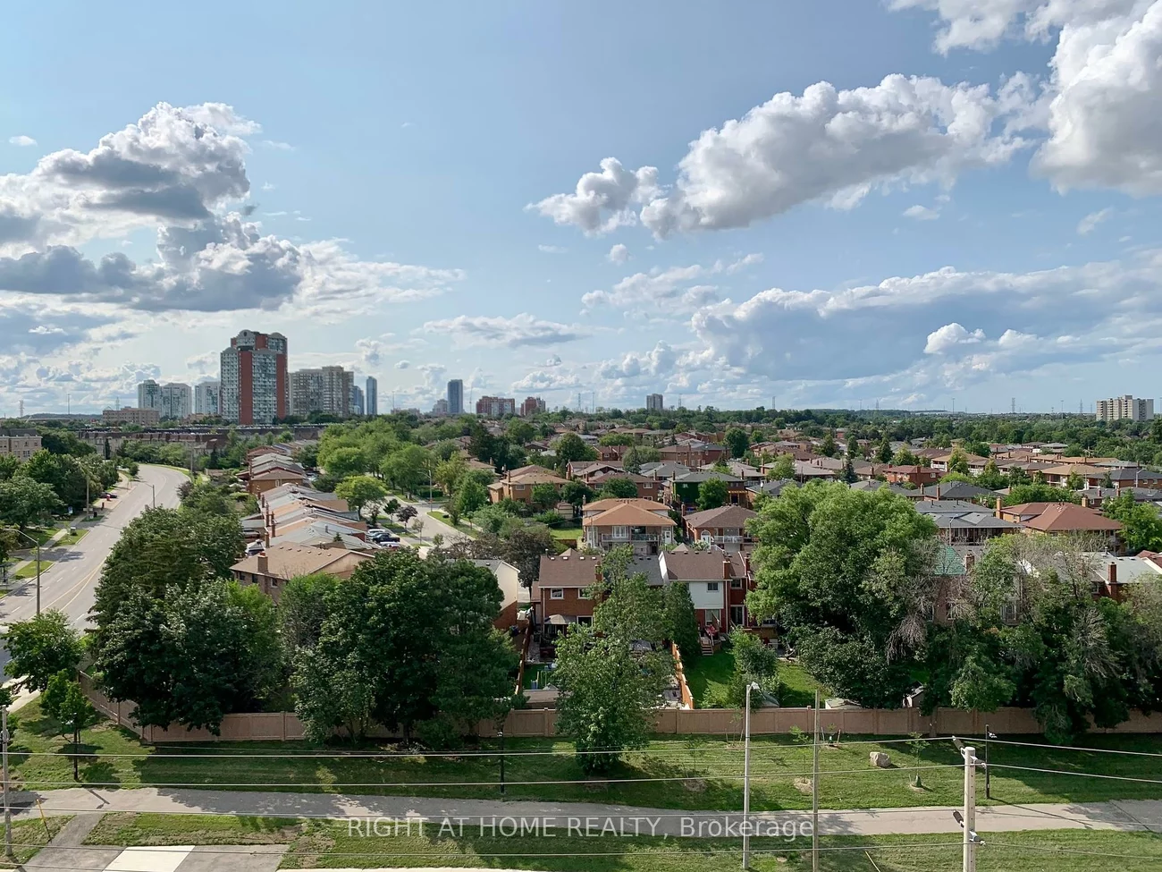 200, Burnhamthorpe, City Centre, Mississauga