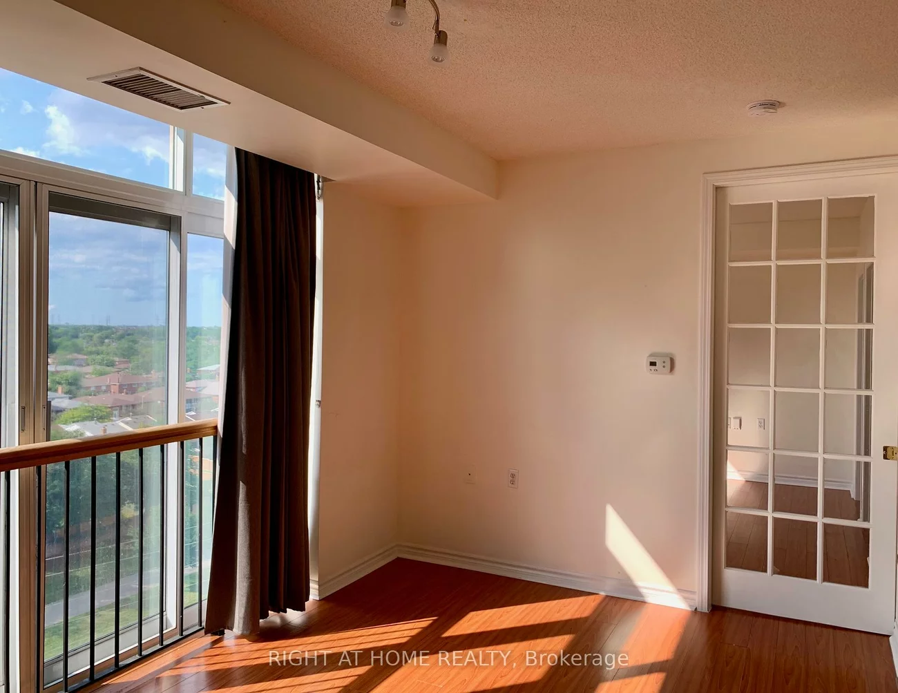 200, Burnhamthorpe, City Centre, Mississauga
