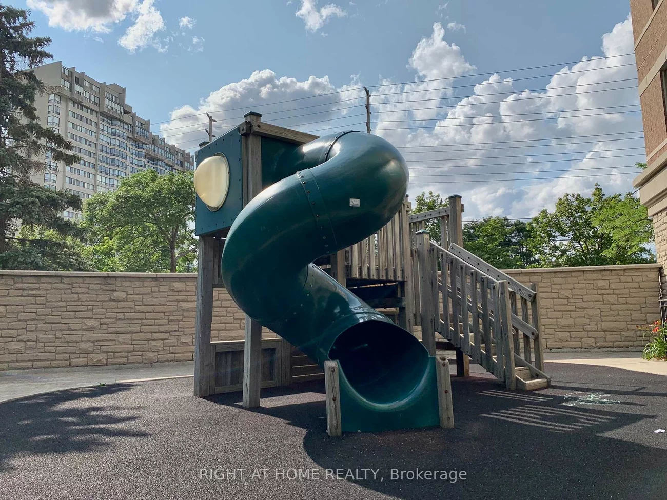200, Burnhamthorpe, City Centre, Mississauga