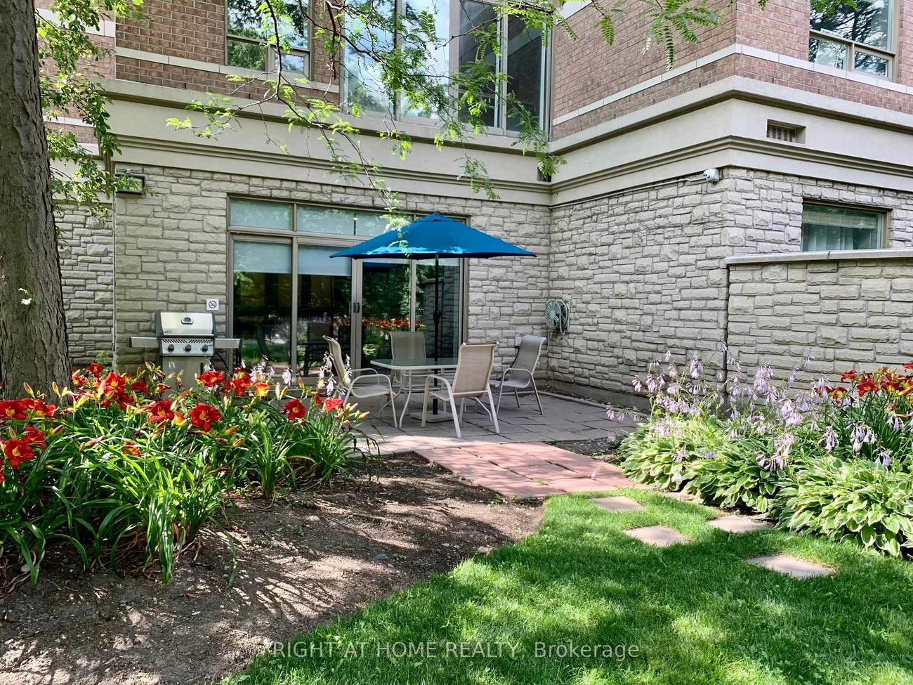 200, Burnhamthorpe, City Centre, Mississauga