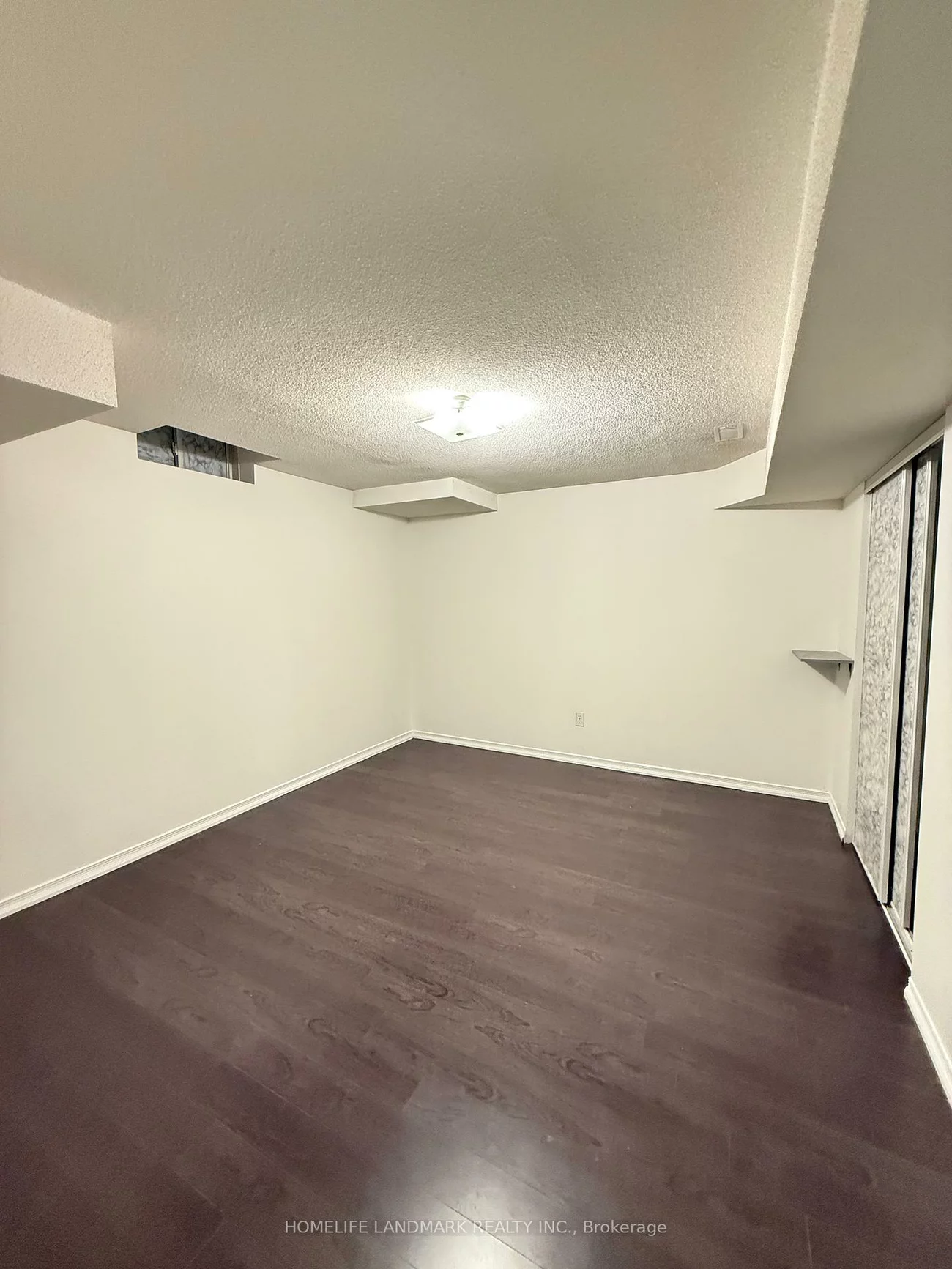 5932, Hemingway, Central Erin Mills, Mississauga