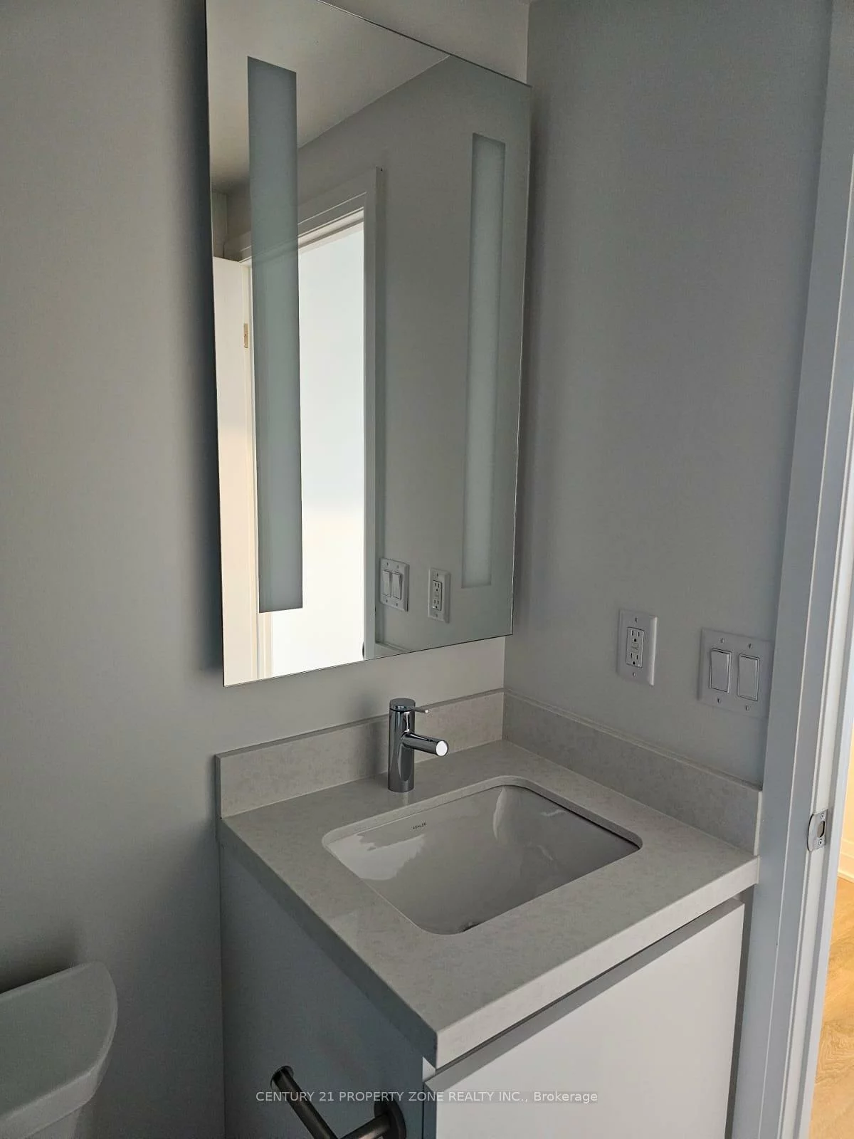 4015, The Exchange, City Centre, Mississauga