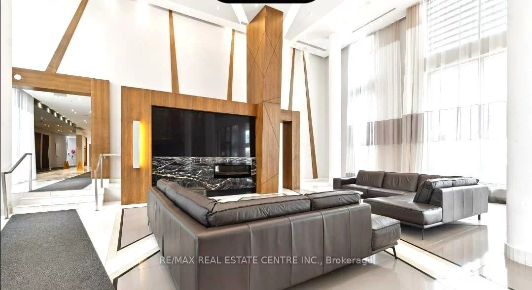 75, Eglinton, Hurontario, Mississauga
