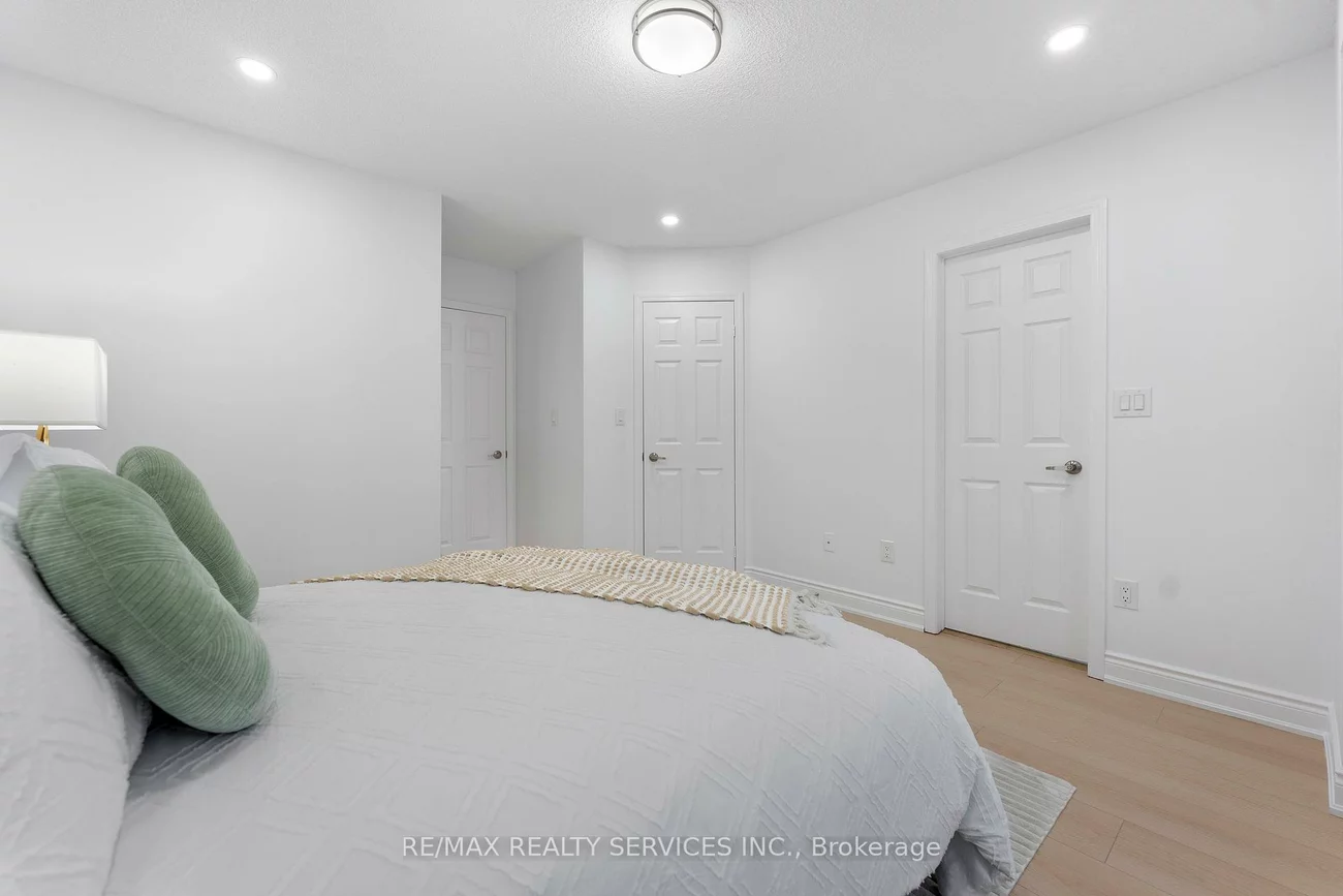 80, Acorn, Hurontario, Mississauga