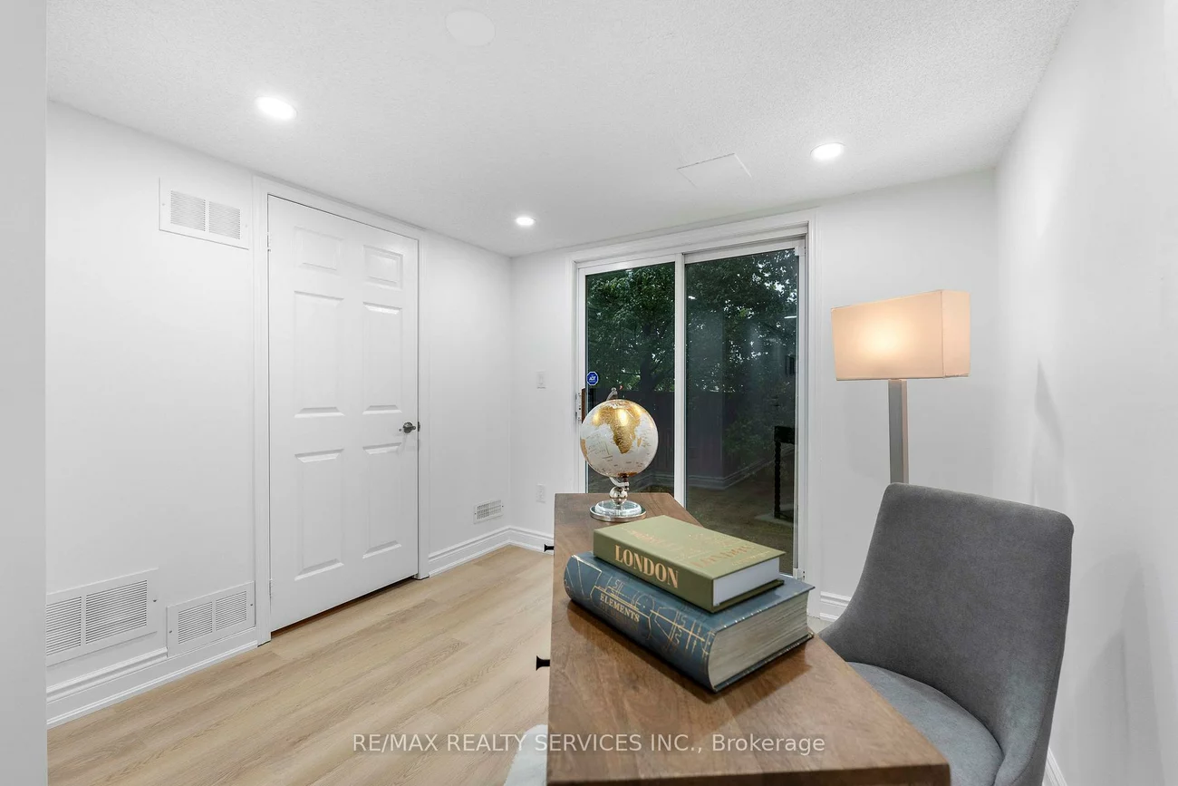 80, Acorn, Hurontario, Mississauga